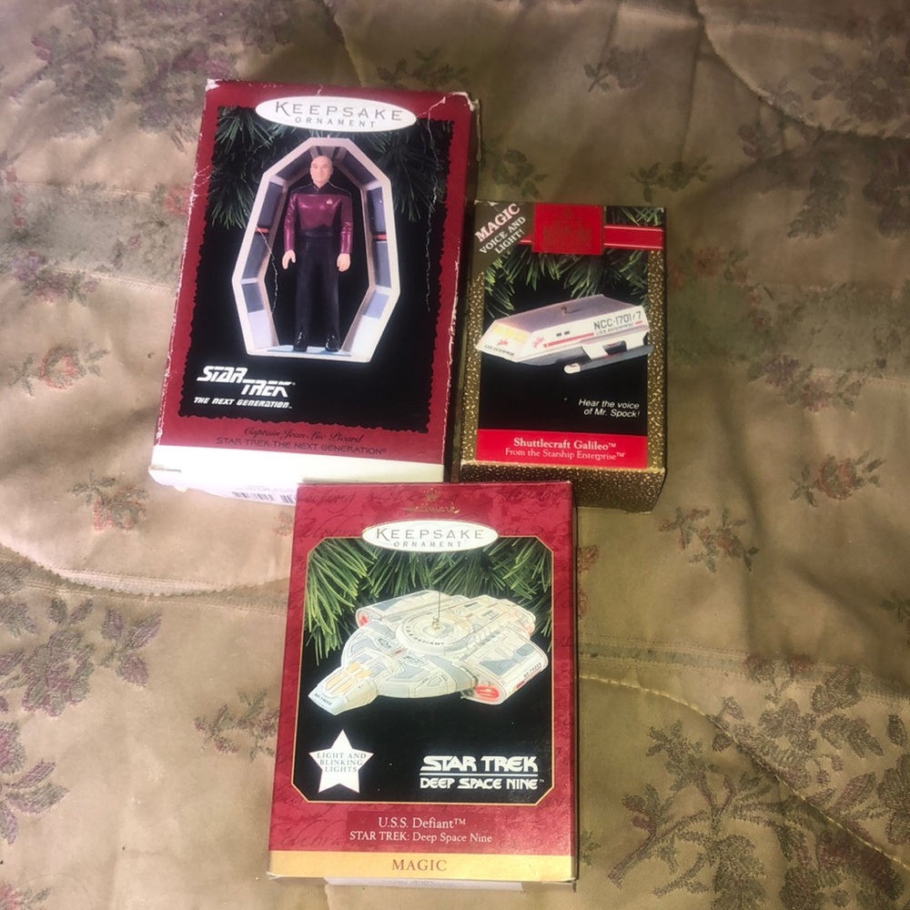 Hallmark Star Trek Shuttlecraft Galileo. Capt Picard and USS Defiant Vintage